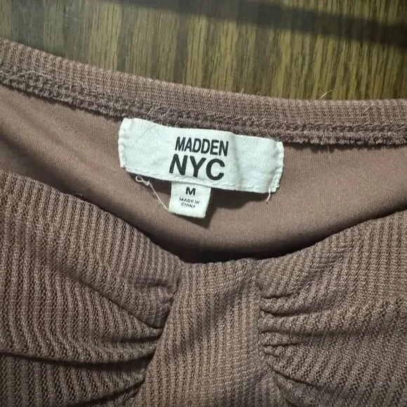 Madden NYC Brown Ruched Long Sleeve Blouse Women’s Medium - Picture 2 of 2
